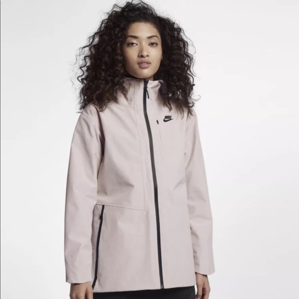 Women’s Nike purple Tech Woven Light Mauve Size M